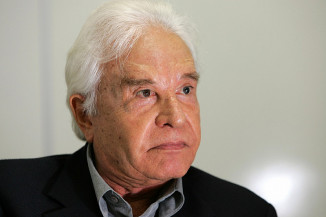 Cid Moreira deserdou filhos em testamento; disputa familiar se intensifica após morte de apresentador