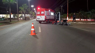 Jovens de 18 e 19 anos morrem após acidente de moto com carreta