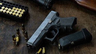 STF começa a julgar imposto zero de Bolsonaro a revólveres e pistolas importados