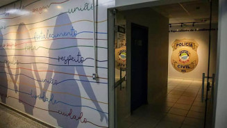 Mulher sofre estupro coletivo em casa abandonada