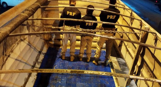 PRF apreende carreta carregada com cerca de 440kg de cocaína em Dourados