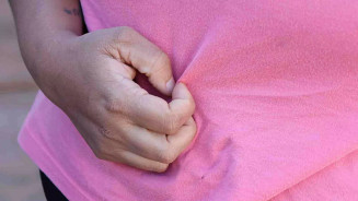 Adolescente é arrastada, roubada e estuprada por homem armado com faca