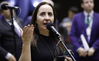 Projeto inclui desempenho no Enem entre os critérios para obter o Programa Pé-de-Meia