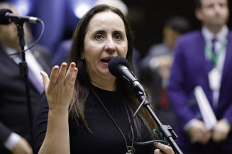 Projeto inclui desempenho no Enem entre os critérios para obter o Programa Pé-de-Meia