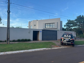 Polícia cumpre mandado na casa de ex-prefeita acusada de forjar atentado