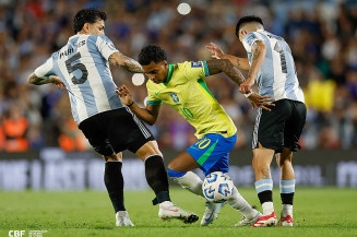 Seleção Brasileira é superada pela Argentina em Buenos Aires e perde de 4 a 1