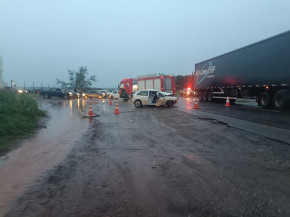 Homem morre ao perder controle da direção e bater em caminhão entre Caarapó e Dourados