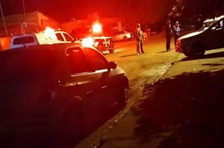Mulher é morta com facada no pescoço pelo companheiro que acaba preso