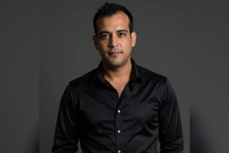 Filho que matou pai a facadas espancou mãe, relatam vizinhos: chão tremia