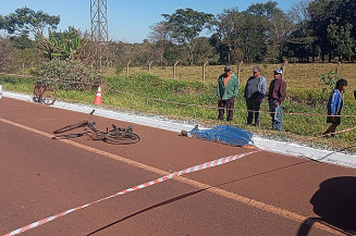 Ciclista morre atropelado por carreta no Anel Viário da MS-156