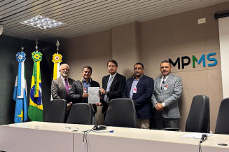 Prefeitura firma acordo com MP e garante criação de 210 cargos de professor de apoio