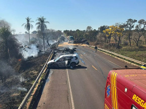 Três pessoas morrem carbonizadas em acidente na BR-267 entre Nova Casa Verde e Nova Alvorada do Sul