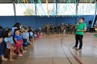 Prefeito destaca civismo e formação cidadã em Hora Cívica na Escola Sócrates Câmara