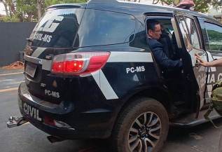 Advogado é preso acusado de atirar em artista de rua; motivo seria discussão com esposa do autor