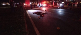 Idoso morre atropelado por caminhão carregado de aves ao atravessar rodovia em Dourados