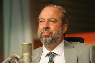 Não precisaremos do horário de verão neste ano, diz Alexandre Silveira