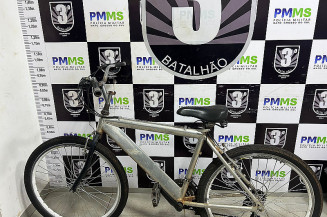 Homem com tornozeleira é preso por furtar bicicleta no Centro de Dourados