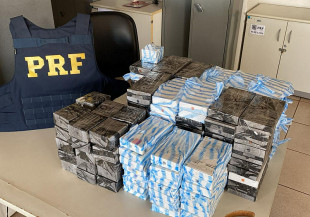 PRF apreende R$ 1,7 milhão em iPhones escondidos em carro de luxo