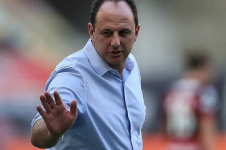 Título mantém projeto vitorioso do Flamengo e dá alívio a Ceni