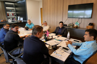 Prefeito recebe senador Nelsinho e pede recursos para novo prédio do Hospital da Vida