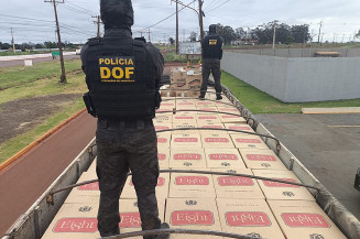 Motorista é preso com R$ 1,3 milhão em cigarros e pneus contrabandeados do Paraguai