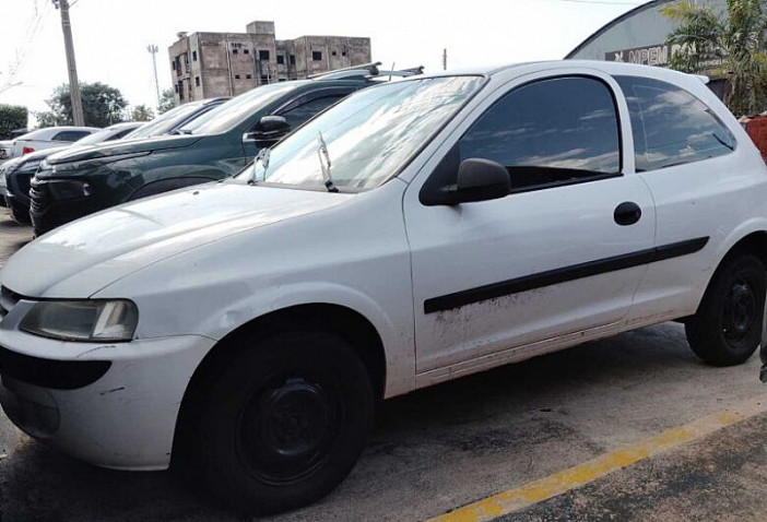 Carro roubado é encontrado abandonado próximo ao Greenville