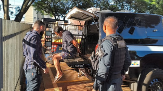 Caminhão com mudança é apreendido com quase 100 quilos de maconha em Dourados