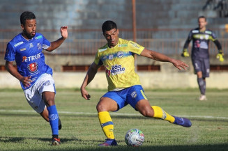 Dourados AC estreia no Estadual vencendo o Aquidauanense