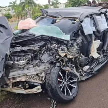 Família de MS morre após colisão entre caminhões e carro em Rodovia paulista