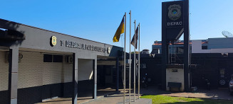 Mulher é conduzida à delegacia após ser flagrada se masturbando em via pública