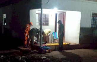 Mulher é esfaqueada dentro de residência e socorrida em cidade do MS