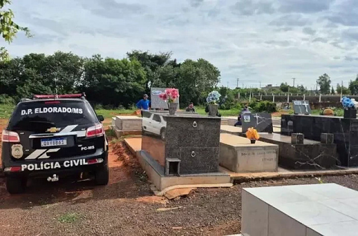 Três homens são presos por necrofilia após violarem túmulo de vítima de femincídio