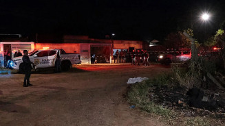 Criança morre atropelada por caminhão durante brincadeira em rua