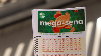 Mega-Sena acumula e prêmio principal vai para R$ 32 milhões