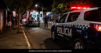 Homem é espancado com pedaço de madeira, tem dinheiro e bicicleta roubados em Dourados