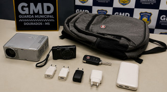 GMD recupera equipamentos públicos furtados e prende dupla com celulares e outros objetos levados da Central do Cidadão
