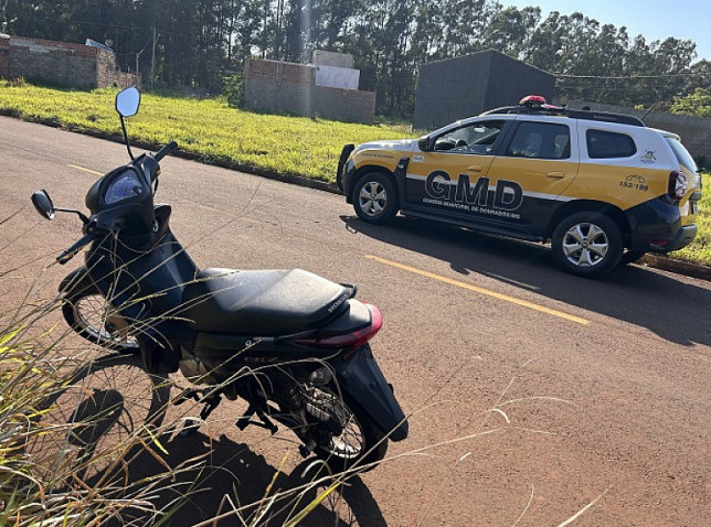 Guarda Municipal recupera motocicleta furtada após localizar veículo abandonado próximo ao cemitério