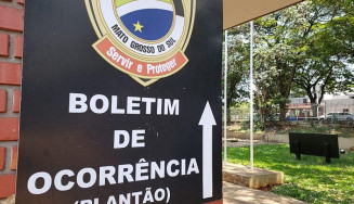 Descumprindo toque de recolher, motociclista tenta fugir de guardas, cai e vai preso