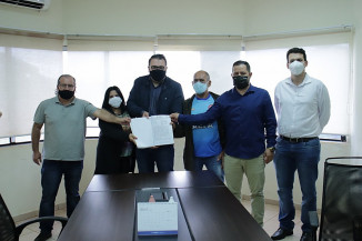 Jânio Miguel participa de assinatura que permite construção de complexo esportivo