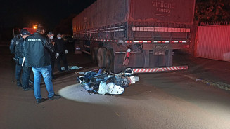 Polícia Civil identifica motociclista que morreu após bater em carreta parada em Dourados