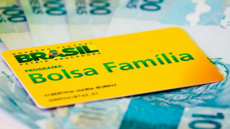 Auxílio emergencial é pago a beneficiários do Bolsa Família com NIS 1