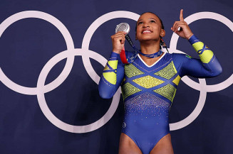 Rebeca Andrade vai ser a porta-bandeira do Brasil na cerimônia de encerramento
