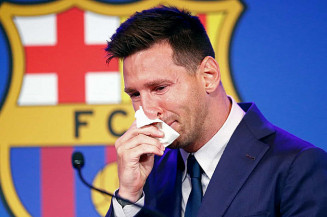 Personalidades que fizeram história no Barcelona prestam homenagem a Lionel Messi