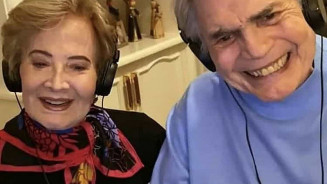 'Não podemos descuidar', pediram Tarcísio e Glória ao tomar segunda dose