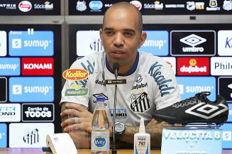 Diego Tardelli tem carro apedrejado e é ameaçado por santistas: 'Cena de terror'