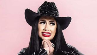 Cantora toca o sino e deixa 'A Fazenda 13'