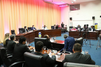 Câmara faz hoje sessão antecipada do feriadão