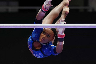 Rebeca busca 1ª medalha em Mundiais e mais um feito histórico para o Brasil