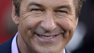 Alec Baldwin mata diretora após disparo acidental em gravação de filme