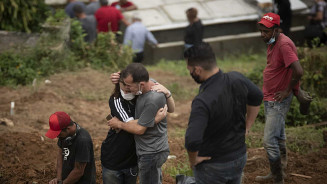 Chuvas fortes matam ao menos cinco pessoas em Petrópolis neste domingo